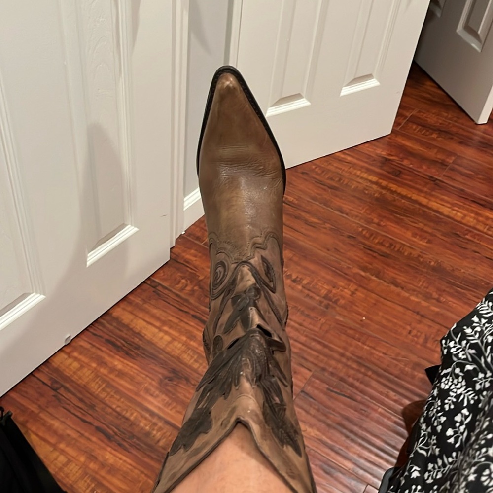 Cowboy boots real leather 👢 Made in Brazil slight wear inside